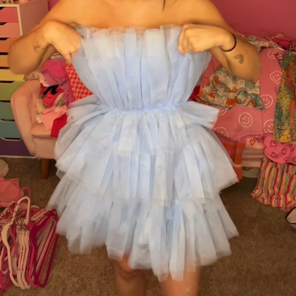 Dresses & Skirts - Blue party dress